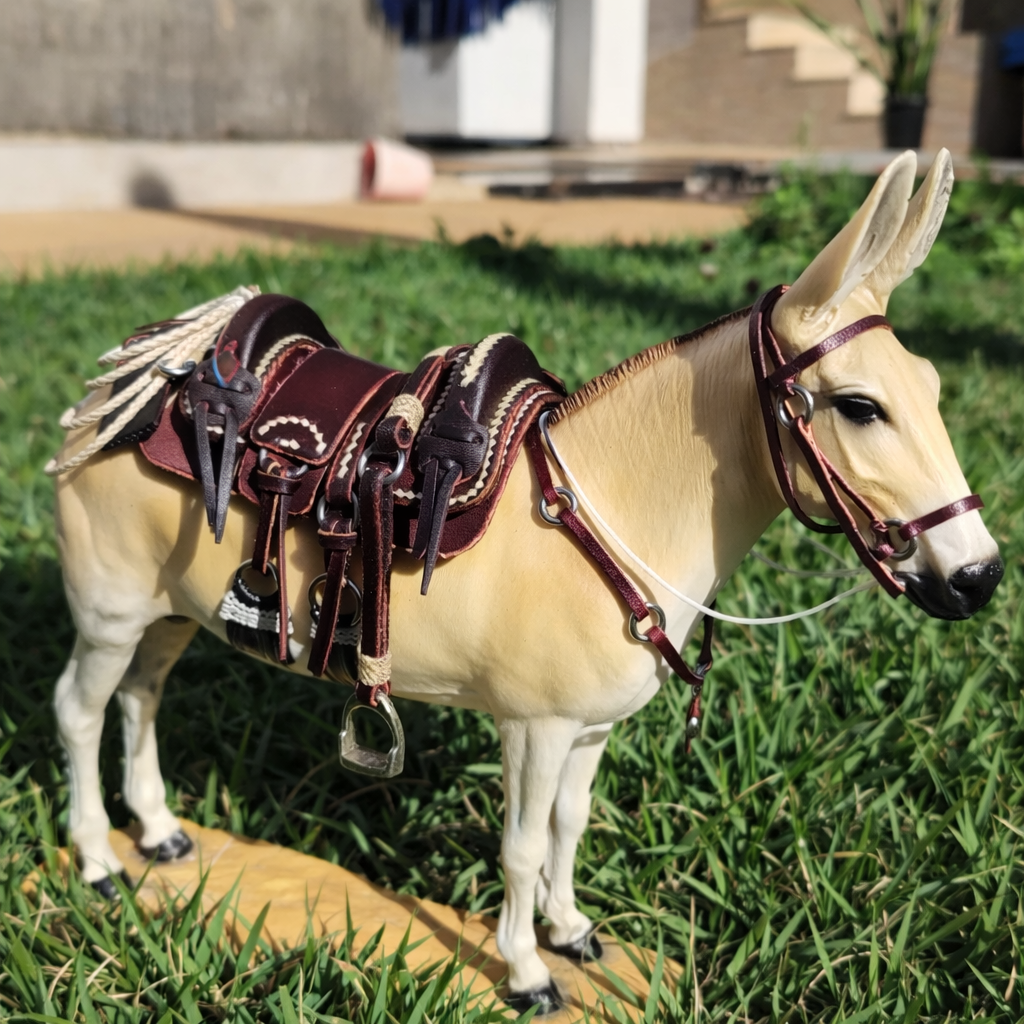 Miniatura Mula com Arreio Banana Completo – Artesanal