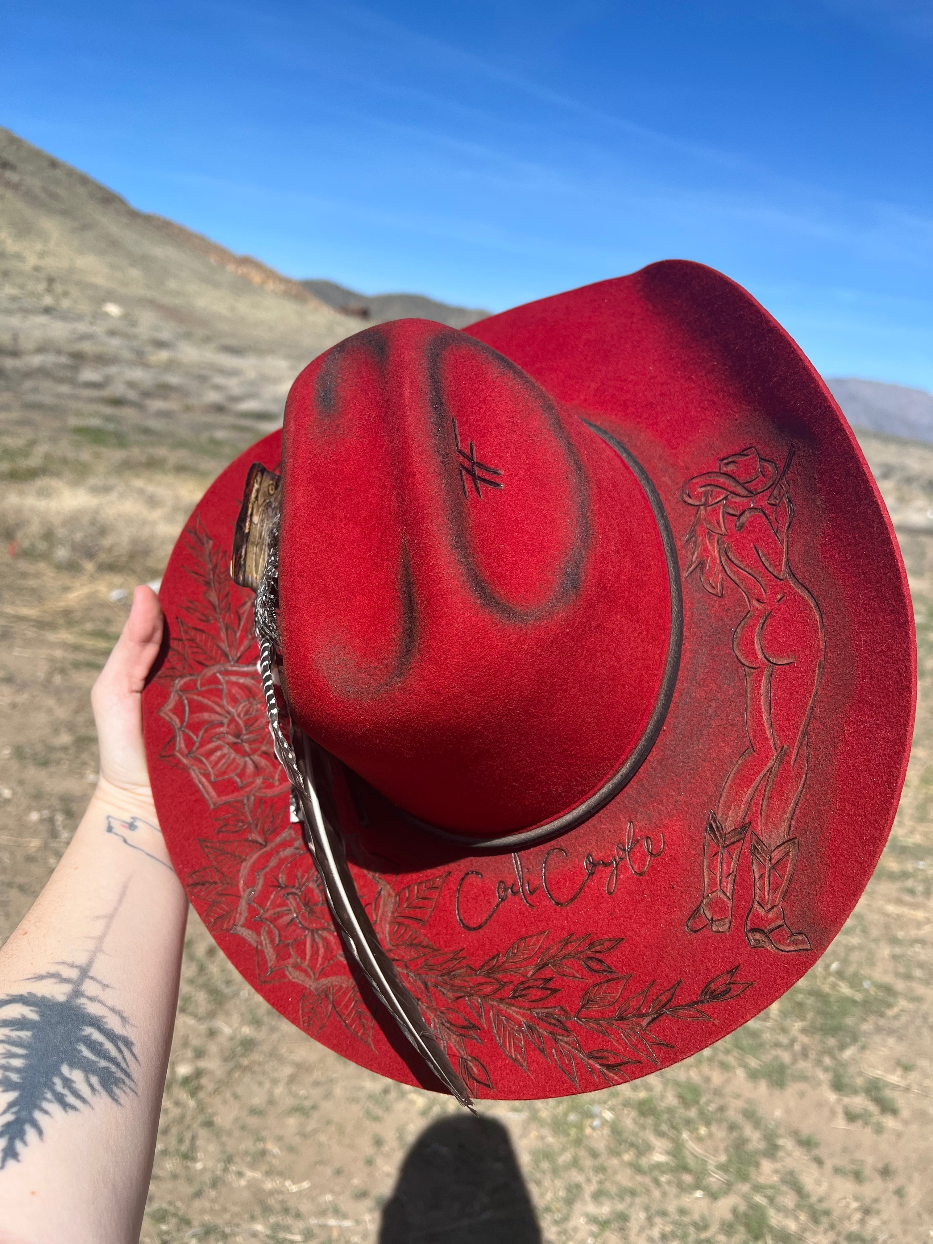 Chapéu Country Cowboy Cool — Edição Especial na cor Vermelho - chapéu country Frutos do Couro